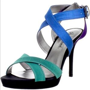 Never worn, size 8 cool blue sandals / heels